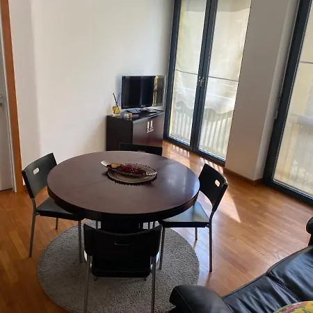 בית הארחה Yellow House *